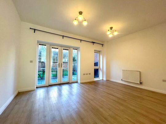 4 bedroom townhouse to rent - Photo 1