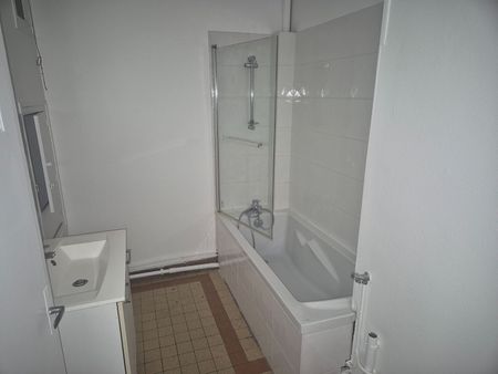 A LOUER Appartement 50000 Saint-Lô CENTRE VILLE 2 chambres 87.95 m² - Photo 5