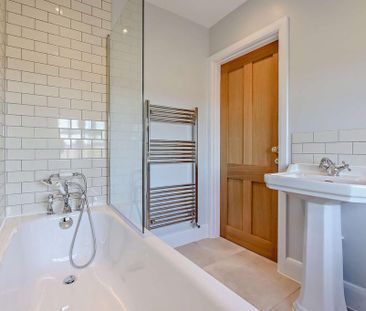 4 bedroom detached house to rent - Photo 5