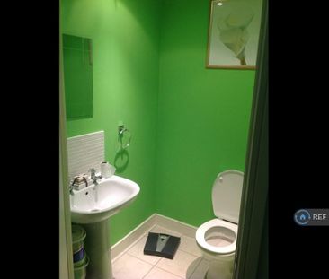 1 bedroom in a house share to rent - Photo 6