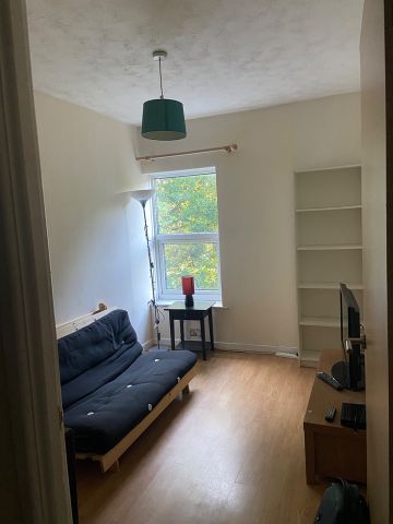 1 Bed Flat, Mayfield Road, M16 - Photo 2