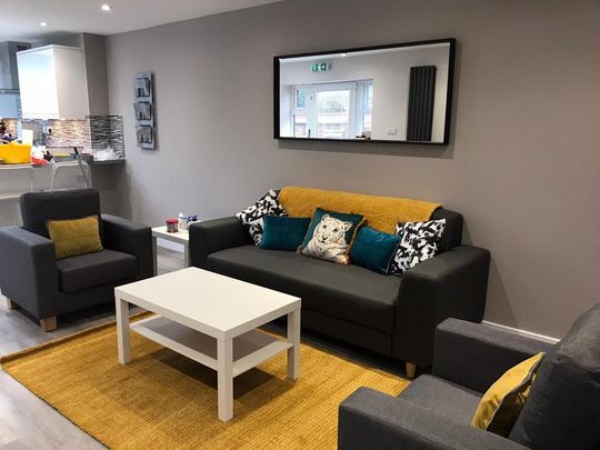 6 Bed House To Rent - Photo 1