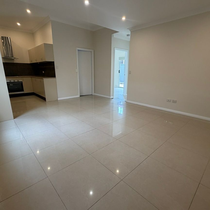 Available after 5 January 26 - Photo 1