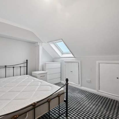 4 bedroom property to rent in London - Photo 1