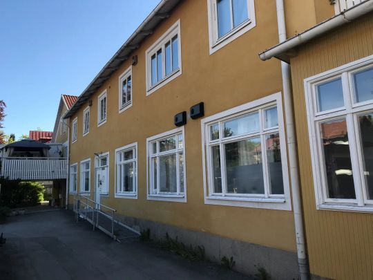 Trea i centrala Sala två trappor upp - Photo 1