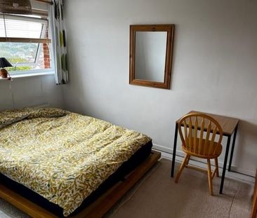 Queensdown Gardens, Knowle - Photo 5