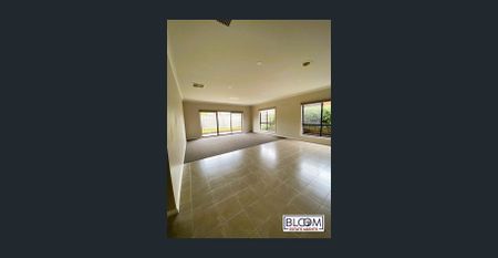 Beautiful family home located in the heart of Tarneit - Photo 3