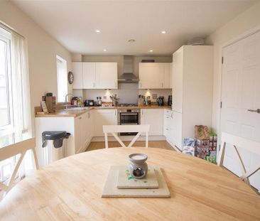 3 bedroom end of terrace house to rent - Photo 6