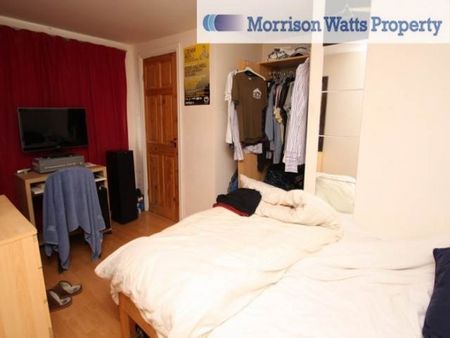 3 Bed - Claremont Drive, Headingley, Leeds - Photo 3