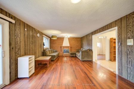 2908 Victoria Park Avenue - Photo 2