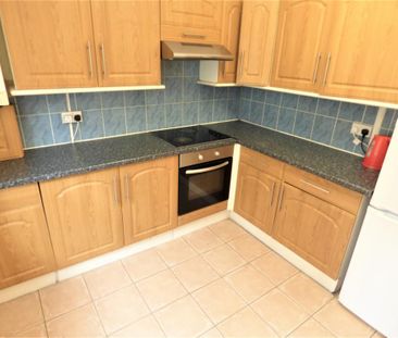 3 bedroom flat to rent - Photo 1