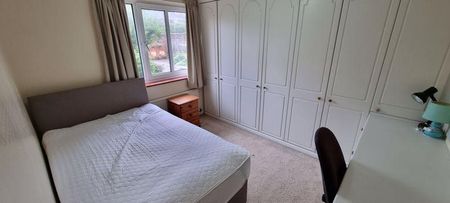 3 bedroom semi-detached house to rent - Photo 4