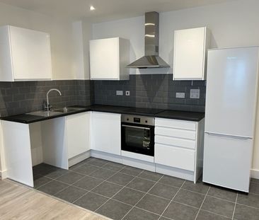 Modern 2-Bedroom, 2-Bathroom Student Apartment in Portswood, Southa... - Photo 2