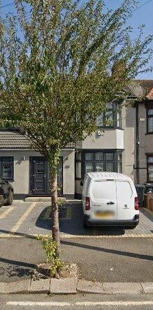 3 Bed Terraced House, Newbury Park, IG2 - Photo 1