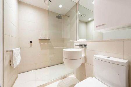 In the heart of St Kilda! - Photo 4