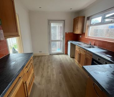 A newly refurbished 3 bedroom property between Staines and Egham. Near to schools and stations. - Photo 6