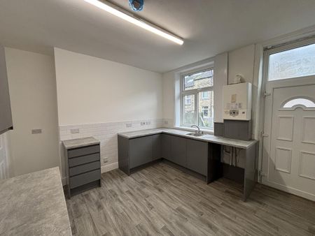 2 bedroom terraced house to rent - Photo 3