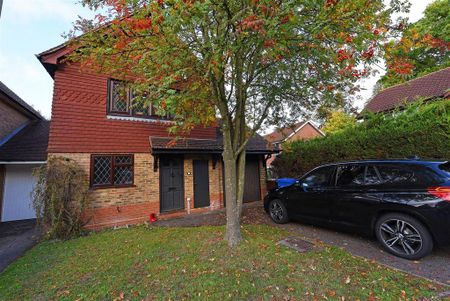 3 bedroom link detached house to rent - Photo 2