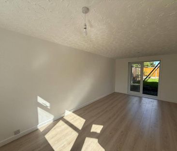 3 bedroom terraced house to rent - Photo 2