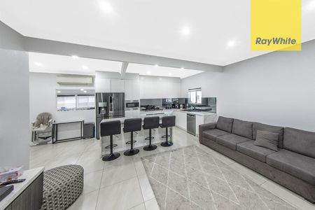 Modern 3-Bedroom Home in prime location - Photo 4