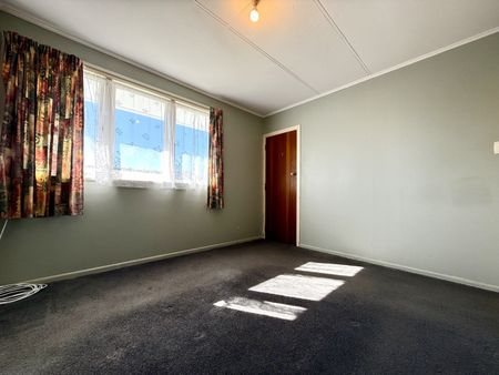 Two Bedroom Townhouse in Elderslea - Photo 2