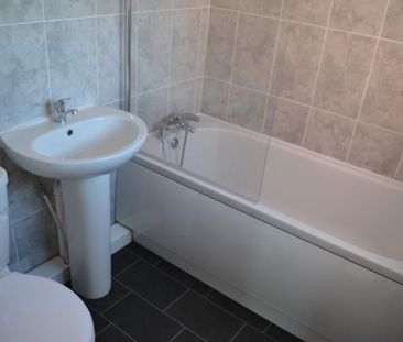 2 bedroom terraced house to rent - Photo 6