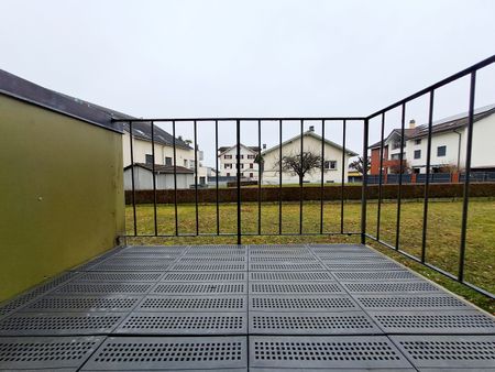 ROCHE 7, 2.5-room apartment two minutes from the center - Photo 3