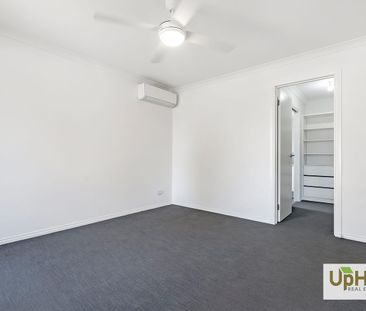 Immaculate Family House In MAYFIELD ESTATE - Photo 6