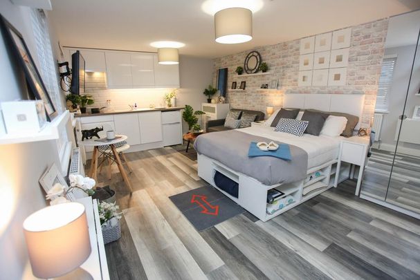 Studio to rent - Photo 1