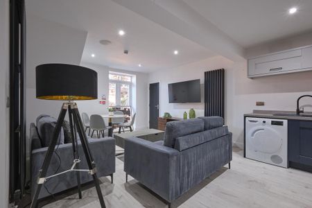6 bedroom terraced house to rent - Photo 2