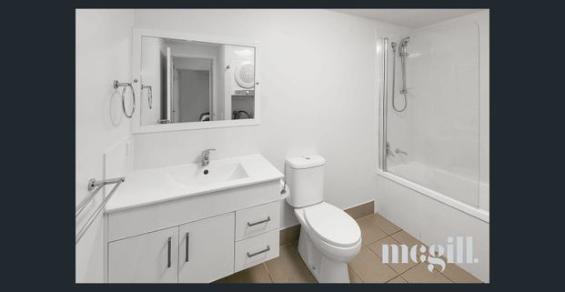 Contemporary living in central location - Photo 1