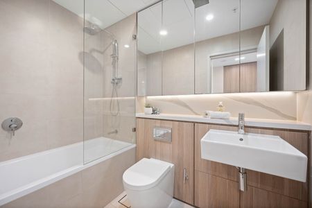 Modern Apartment in Prime Location with Breathtaking Views - Photo 4