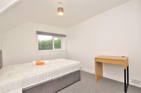 3 bedroom semi-detached house to rent - Photo 5