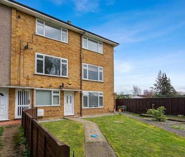 St Davids Close, Iver, SL0 - Photo 3