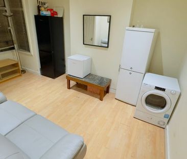 Knowle Road, Burley, Leeds, LS4 2PJ - Photo 2