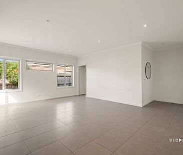 Modern Double-Storey Living in a Private Rear Position - Photo 6