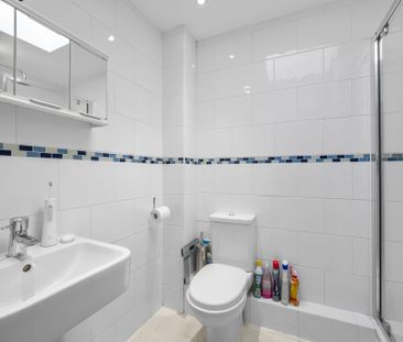 Coombe Lane, SW20, London - Photo 5