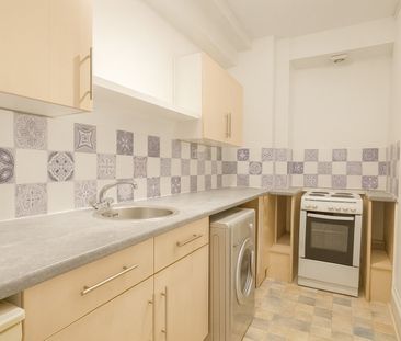 2 Bed Flat, Hanover House, SO14 - Photo 4