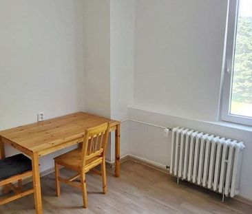 PRENÁJOM / priestranný 1,5i byt BB / FONČORDA / PARKOVANIE - Fotografia 5