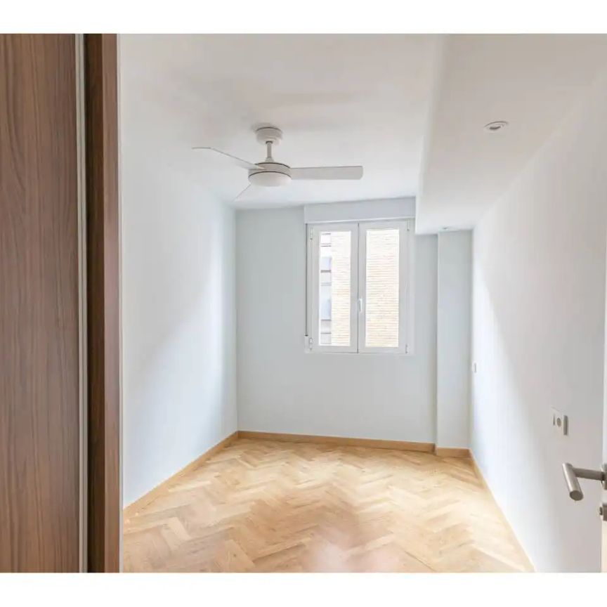 Piso de alquiler en Calle Alfonso Rodríguez Santamaría, El Viso - Photo 1