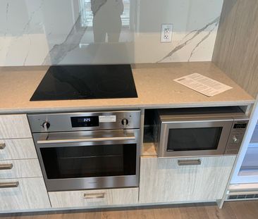 For Lease - 38 Honeycrisp Crescent Unit# 1005, Vaughan, Ontario - Photo 4