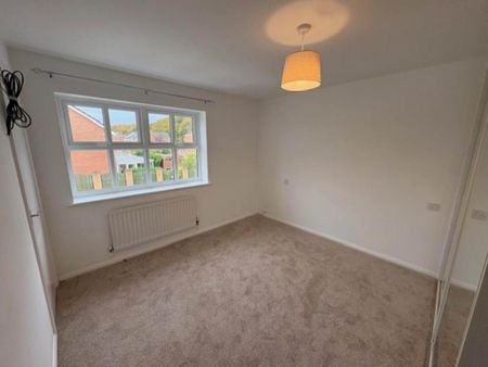 3 bedroom detached house to rent - Photo 4