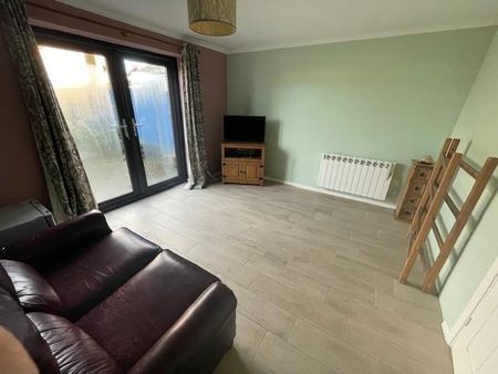 2 bedroom semi-detached house to rent - Photo 2
