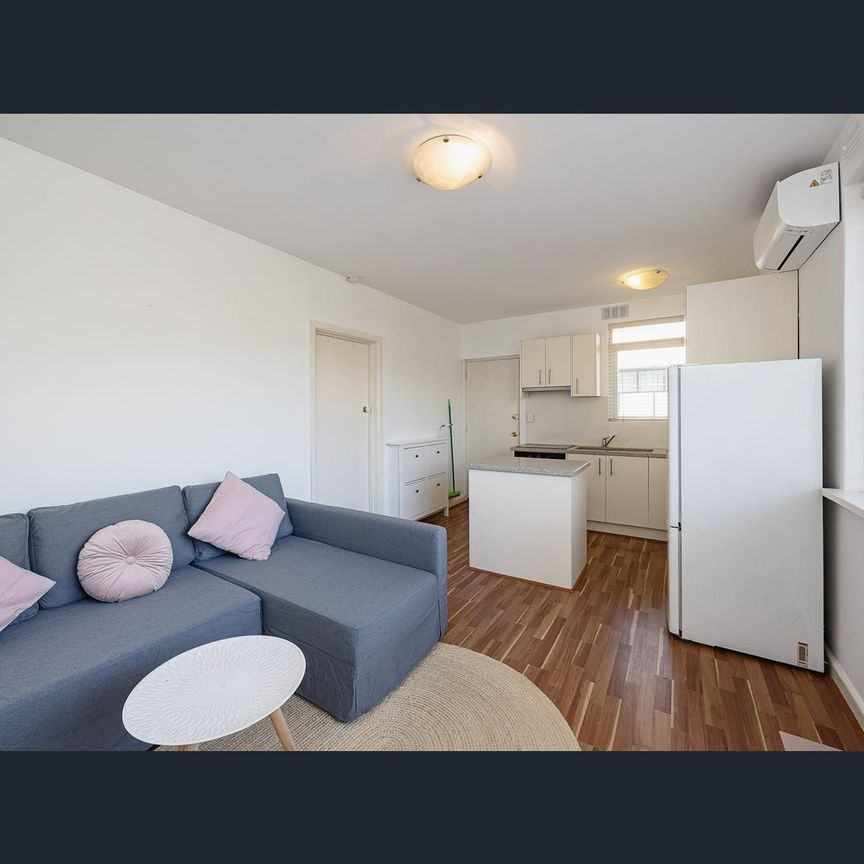 6/18 Scott Street, Elwood, Vic 3184 - Photo 1