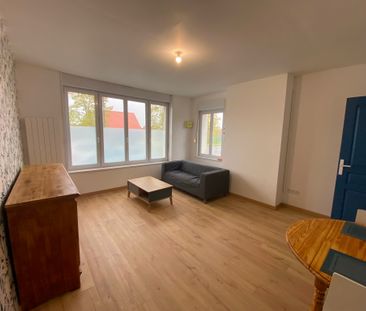 Bel appartement avec terrasse et une chambre entièrement rénové et ... - Photo 1