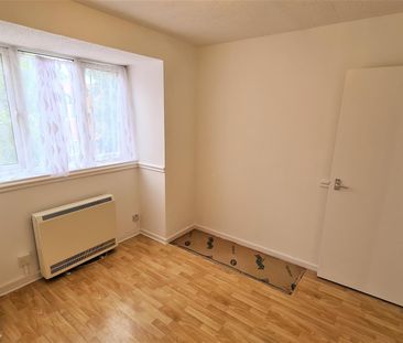 1 bed flat to rent in Springwood Crescent, Middx, HA8 - Photo 2