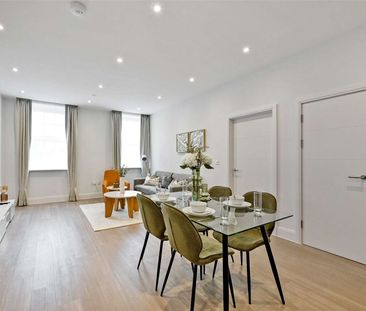 A stylish and fully-furnished two bedroom apartment with car parkin... - Photo 2