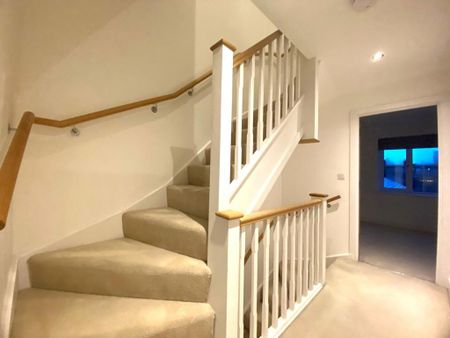 4 bedroom terraced house to rent - Photo 4