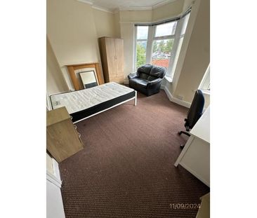 4 bedroom terraced house to rent - Photo 5