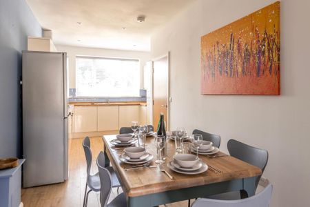 6 bedroom house to rent - Photo 4